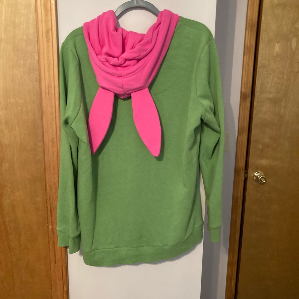 🎃Halloween??🎃Bob’s Burgers 2X Louise Sweatshirt with bunny ears on hood